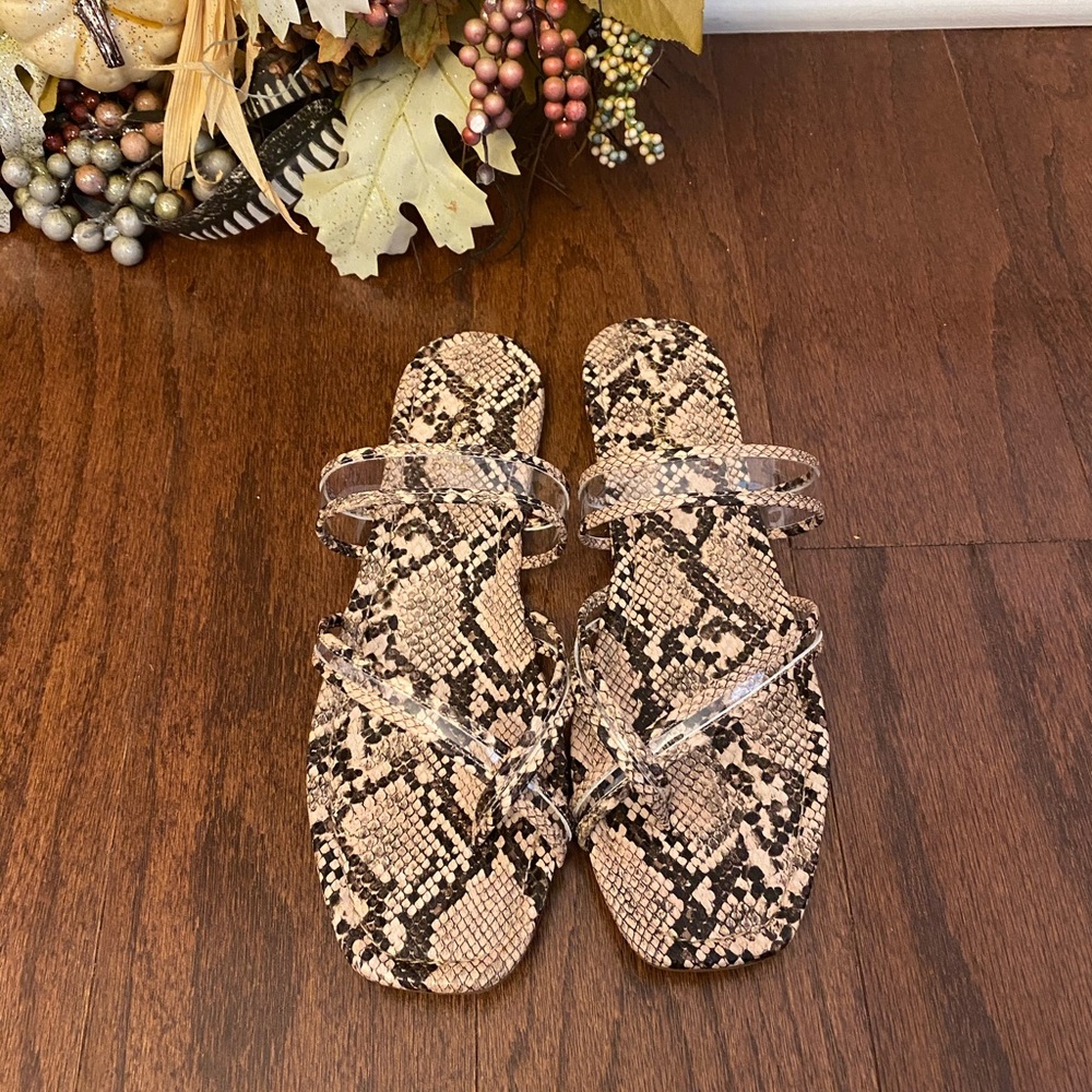 💥✨🌟🔥 Brennon Strappy Flat Sandal 🔥🔥🔥🔥